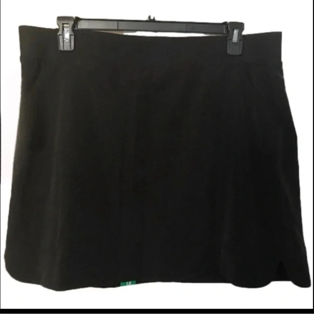 32 Degrees Cool Women’s Skort with Pockets Wide Waist Band Medium